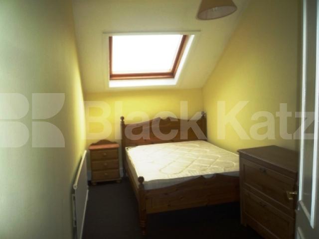 			ONLY 1 MONTH'S DEPOSIT, INSTEAD OF 6 WEEKS SAVING YOU £516!, 2 Bedroom, 1 bath, 1 reception Flat			 Church Lane, CROUCH END