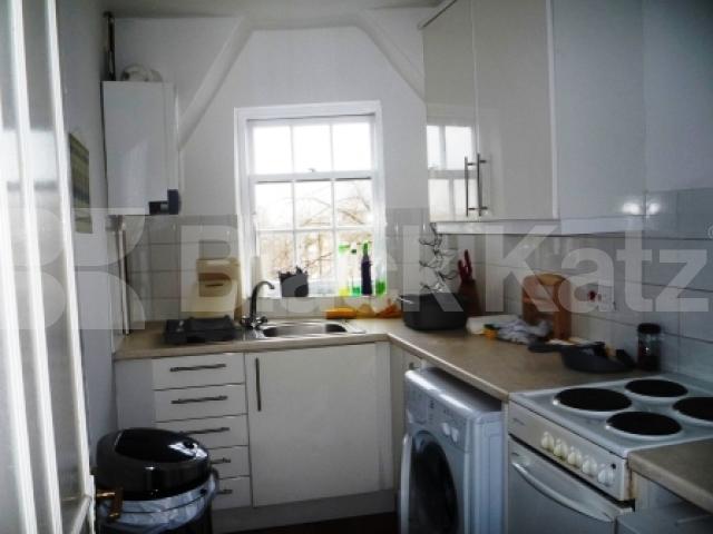 			ONLY 1 MONTH'S DEPOSIT, INSTEAD OF 6 WEEKS SAVING YOU £516!, 2 Bedroom, 1 bath, 1 reception Flat			 Church Lane, CROUCH END