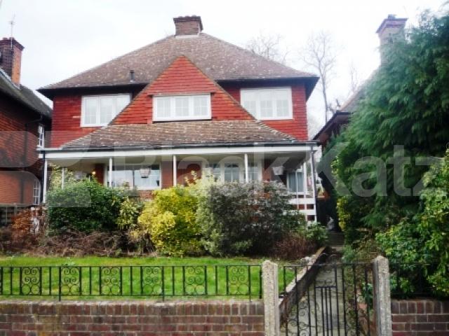 			2 Bedroom, 1 bath, 1 reception Ground Floor Flat			 Springfield Avenue, MUSWELL HILL