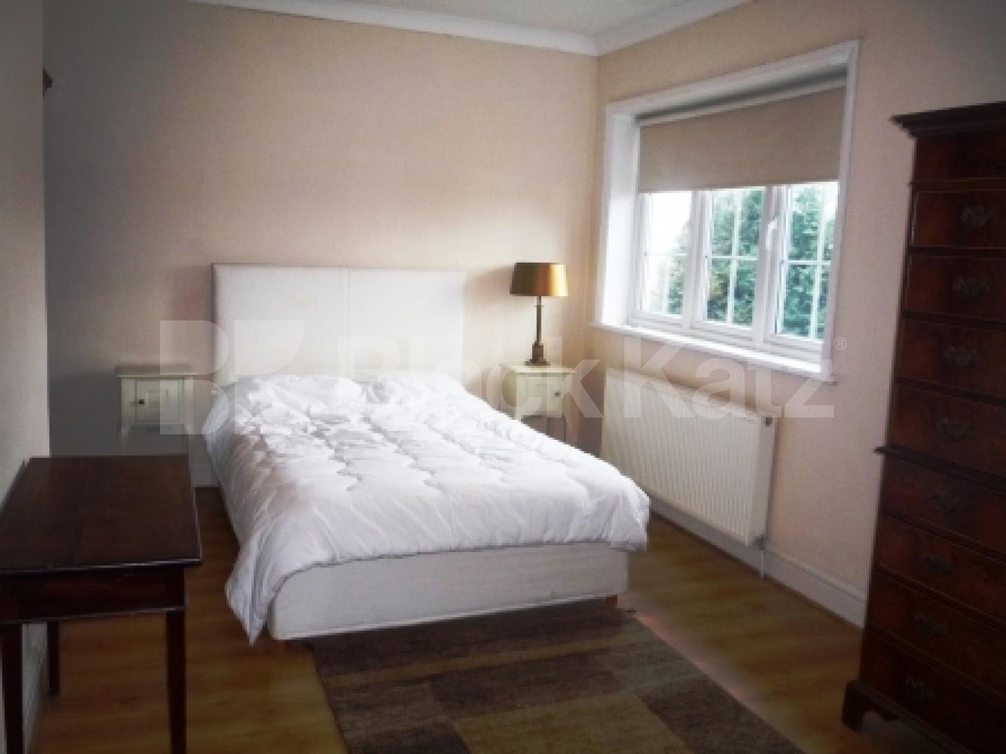 			2 Bedroom, 1 bath, 1 reception Ground Floor Flat			 Springfield Avenue, MUSWELL HILL