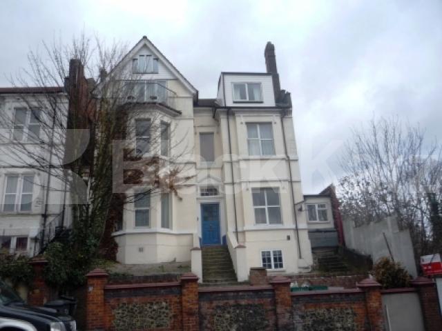 			Seconds from Muswell Hill Broadway!, Studio Apartment, 1 bath, 1 reception Flat			 Muswell Hill, MUSWELL HILL