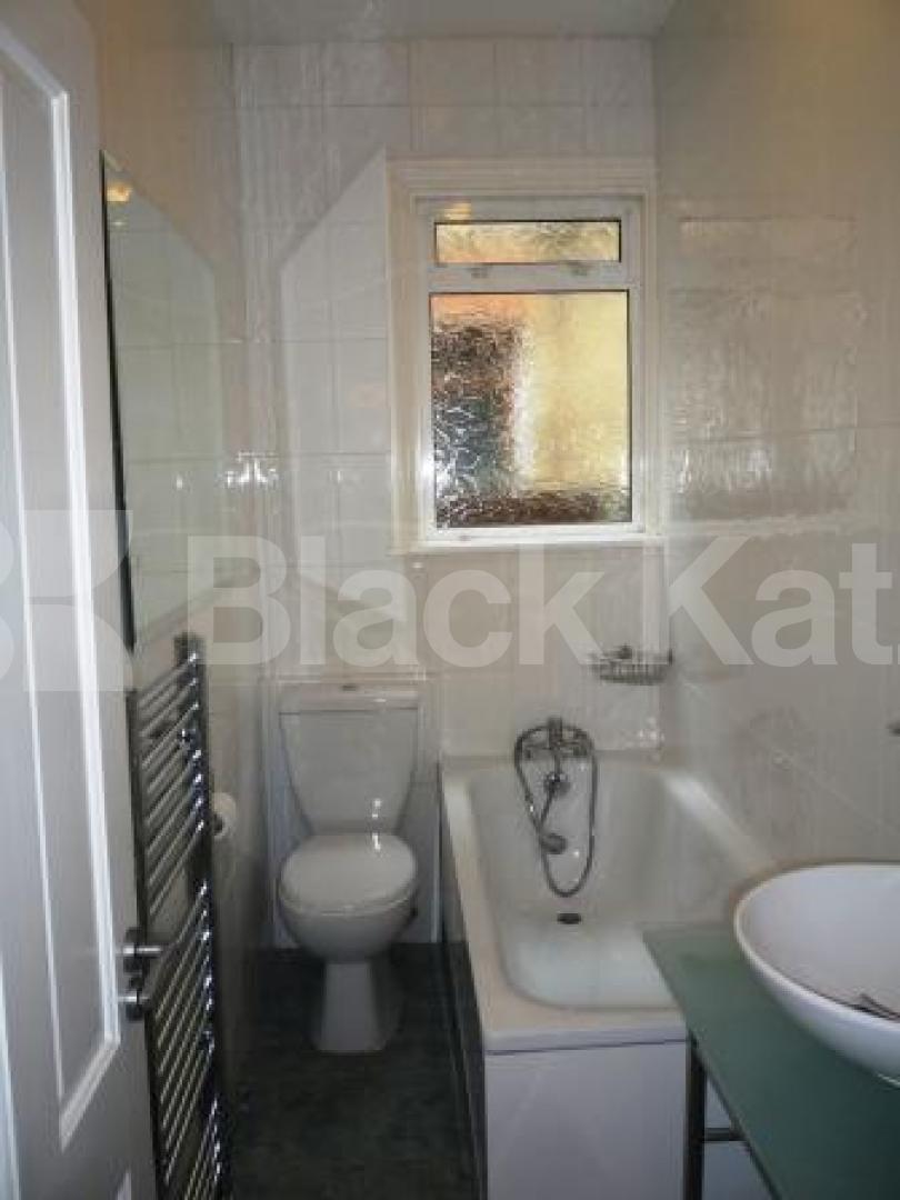 			2 Bedroom, 1 bath, 1 reception Ground Floor Flat			 Hardwicke Road, Bounds Green