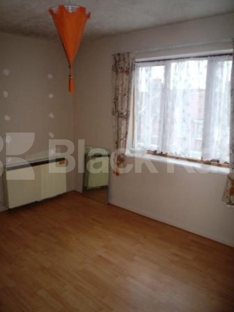 			1 Bedroom, 1 bath, 1 reception Flat			 Beaminster Court, South Grove, SOUTH TOTTENHAM