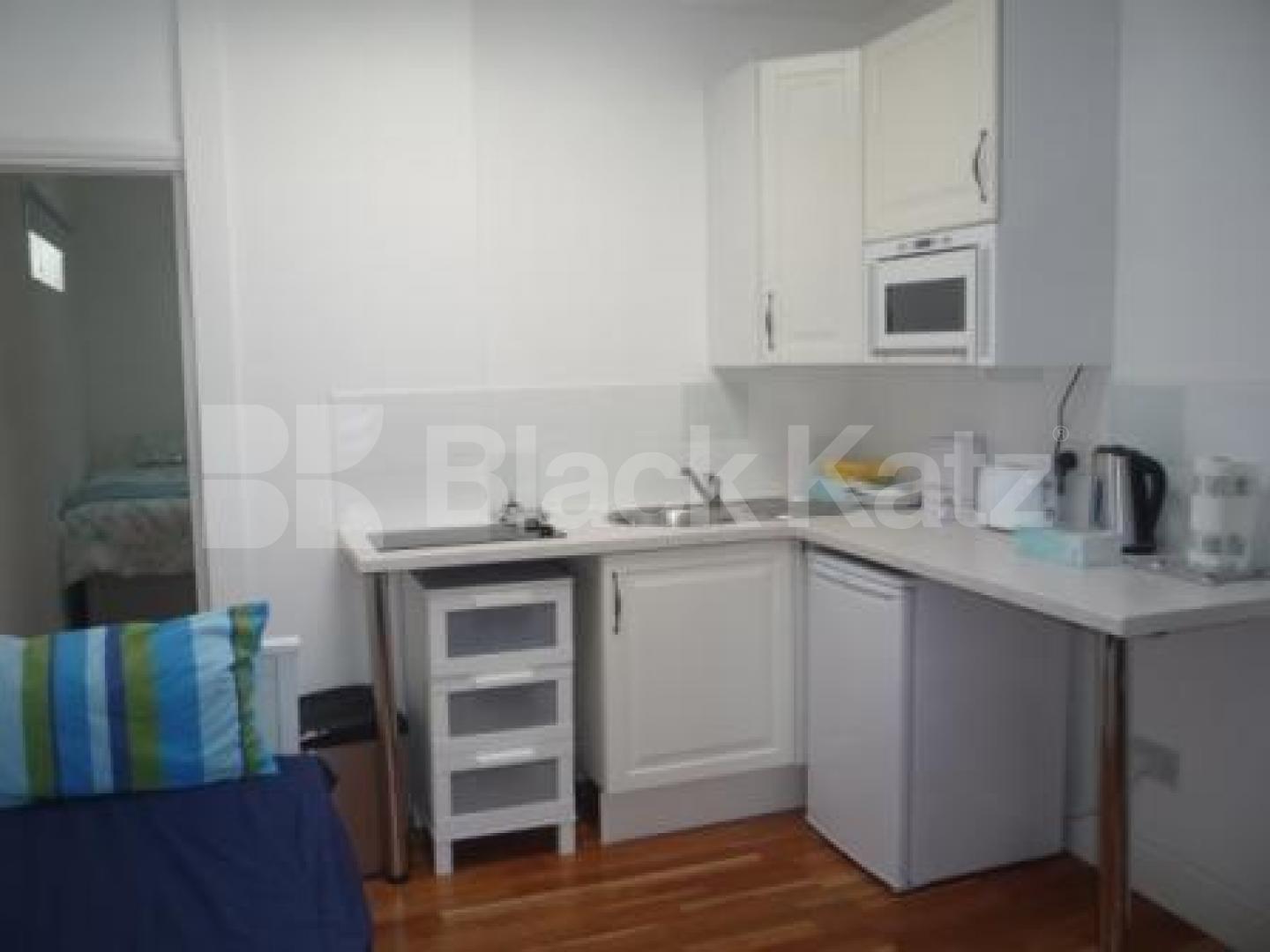 			1 Bedroom, 1 bath, 1 reception Flat			 Abbots Gardens, EAST FINCHLEY