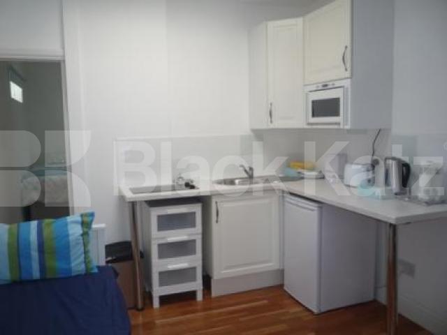 			1 Bedroom, 1 bath, 1 reception Flat			 Abbots Gardens, EAST FINCHLEY