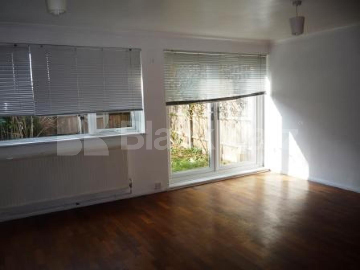 			3 Bedroom, 1 bath, 1 reception House			 Muswell Avenue, MUSWELL HILL