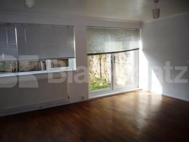 			3 Bedroom, 1 bath, 1 reception House			 Muswell Avenue, MUSWELL HILL
