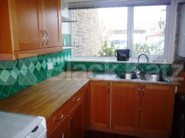 			3 Bedroom, 1 bath, 1 reception House			 Muswell Avenue, MUSWELL HILL