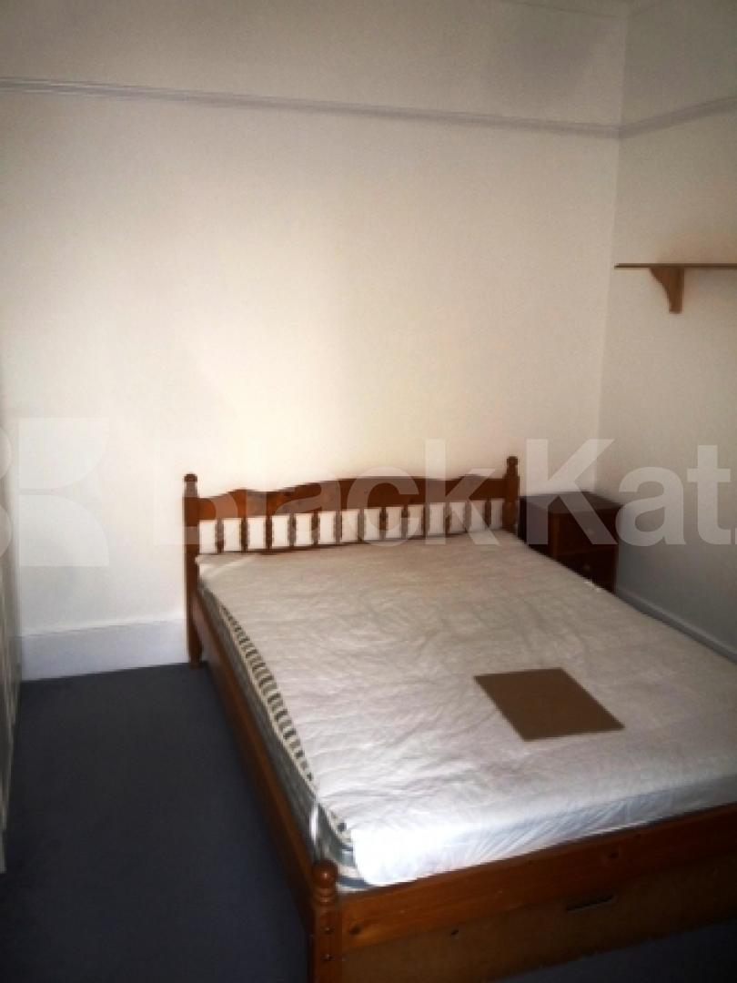 			2 Bedroom, 1 bath, 1 reception Ground Floor Flat			 Lyndhurst Road, Wood Green