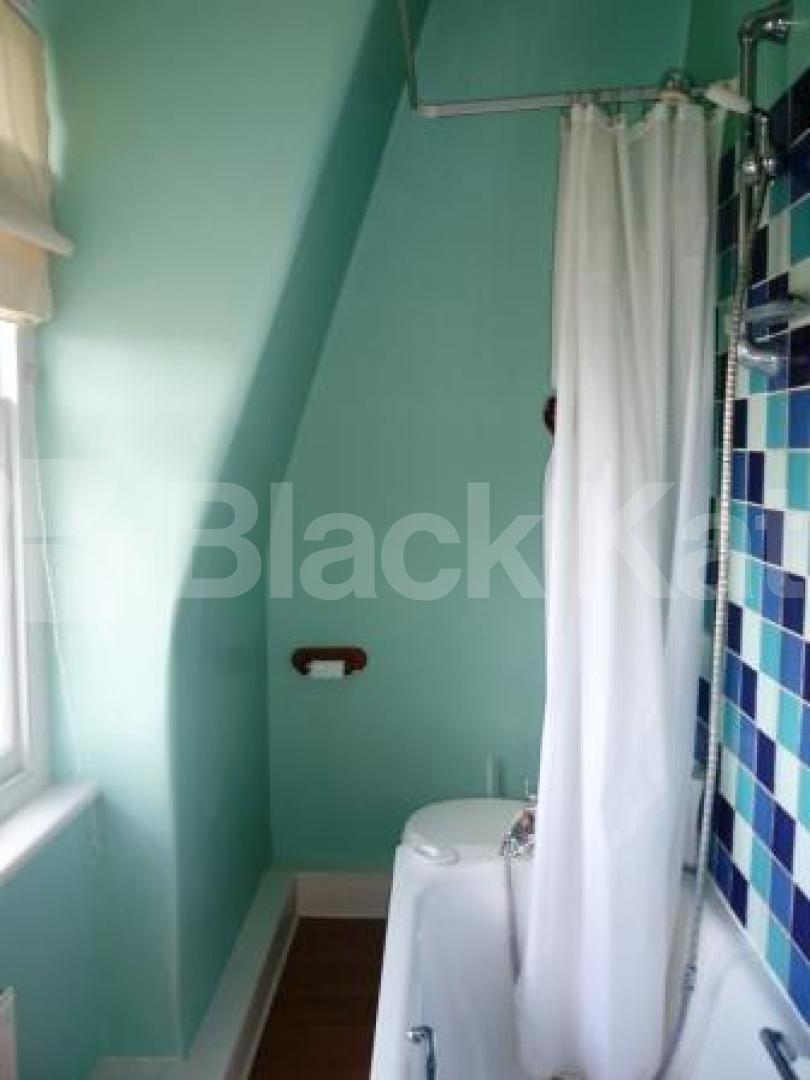 			1 Bedroom, 1 bath, 1 reception Flat			 Tottenham Lane, Crouch End