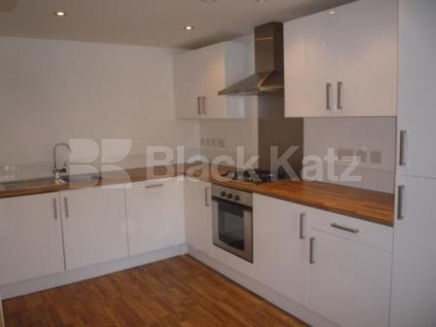 			2 Bedroom, 1 bath, 1 reception Flat			 Lordship Lane, WOOD GREEN