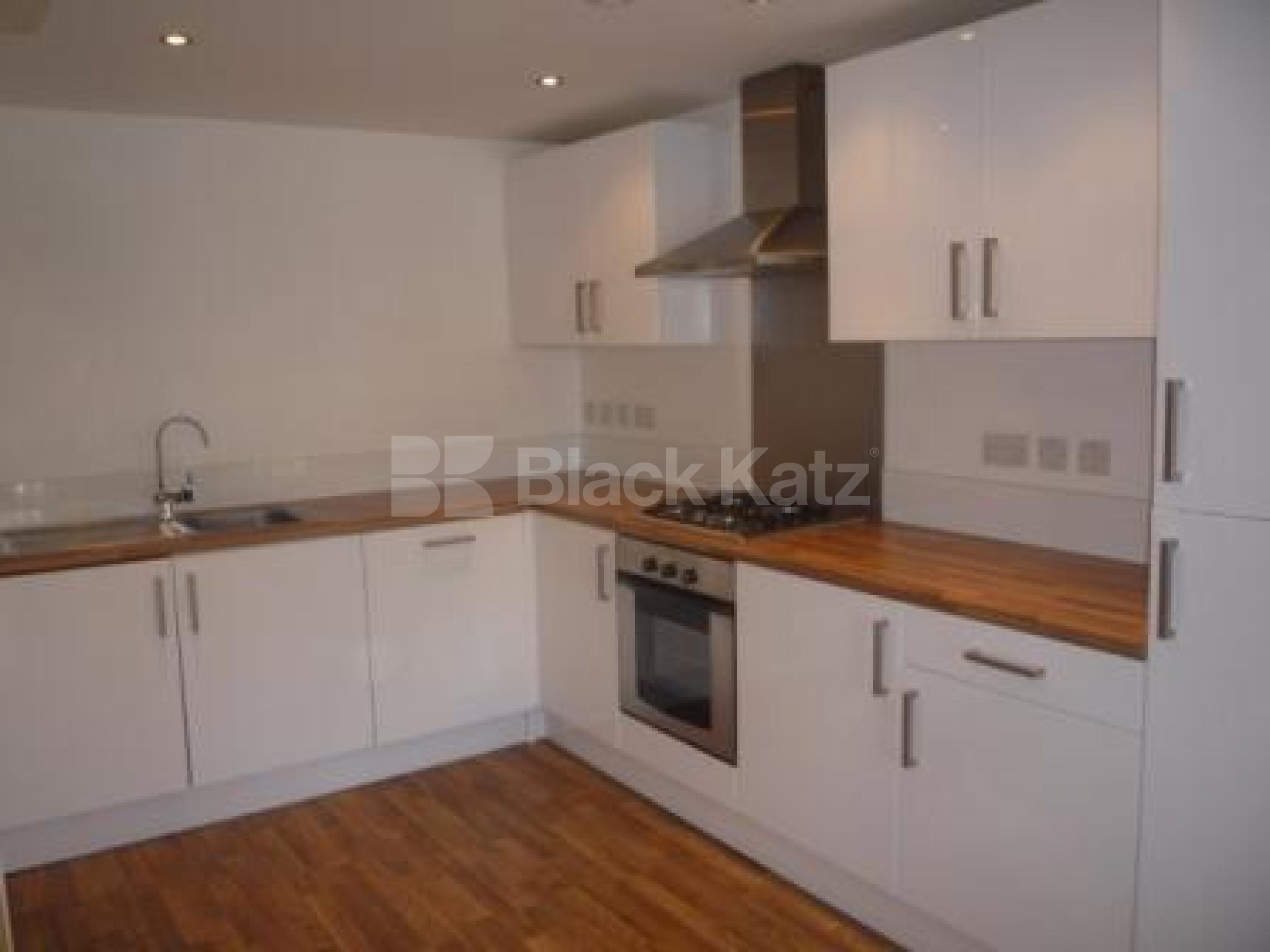 			2 Bedroom, 1 bath, 1 reception Flat			 Lordship Lane, WOOD GREEN N22