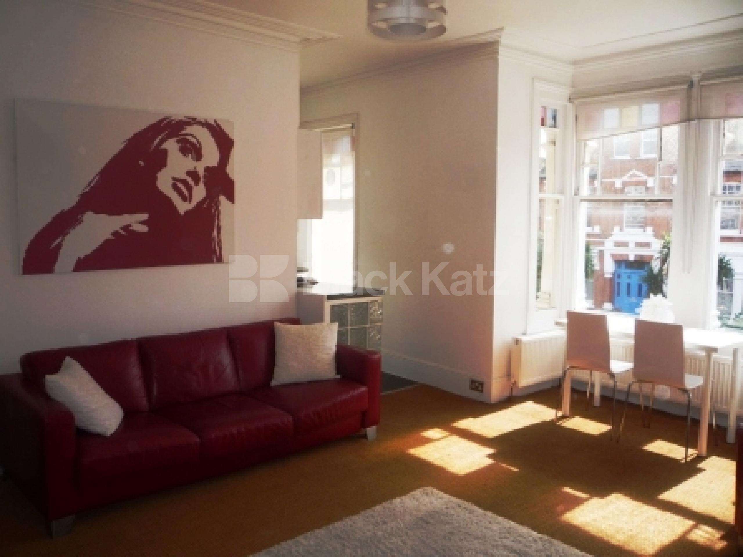 			NEW INSTRUCTION!, 2 Bedroom, 1 bath, 1 reception Flat			 Weston Park, CROUCH END N8