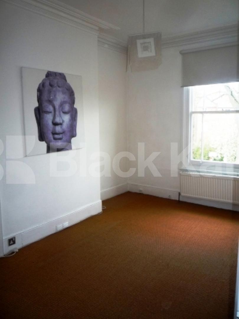 			NEW INSTRUCTION!, 2 Bedroom, 1 bath, 1 reception Flat			 Weston Park, CROUCH END