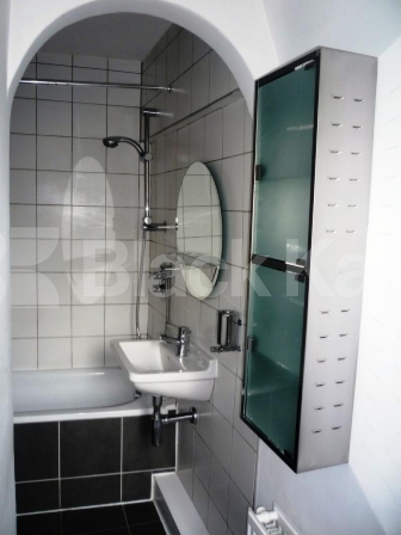 			NEW INSTRUCTION!, 2 Bedroom, 1 bath, 1 reception Flat			 Weston Park, CROUCH END