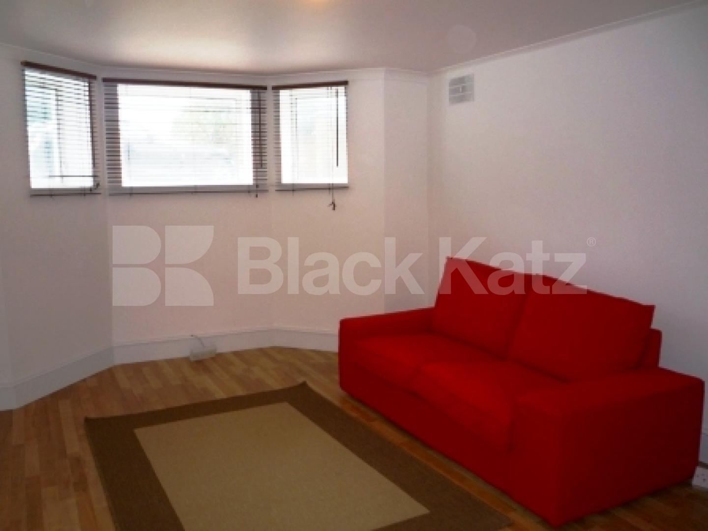			SHORT LET!, 2 Bedroom, 1 bath, 1 reception Flat			 Colney Hatch Lane, MUSWELL HILL