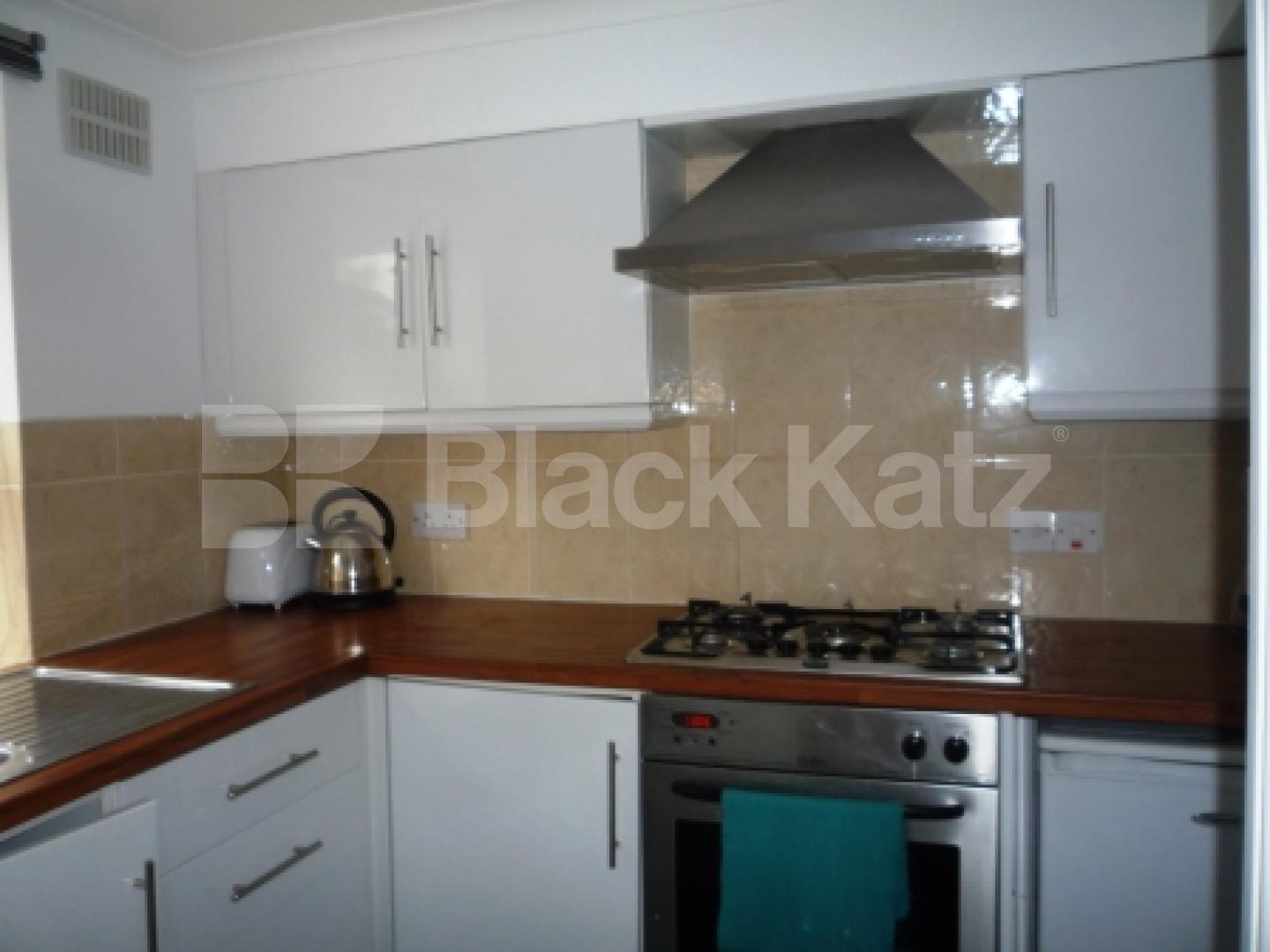 			SHORT LET!, 2 Bedroom, 1 bath, 1 reception Flat			 Colney Hatch Lane, MUSWELL HILL