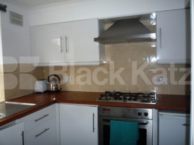 			SHORT LET!, 2 Bedroom, 1 bath, 1 reception Flat			 Colney Hatch Lane, MUSWELL HILL