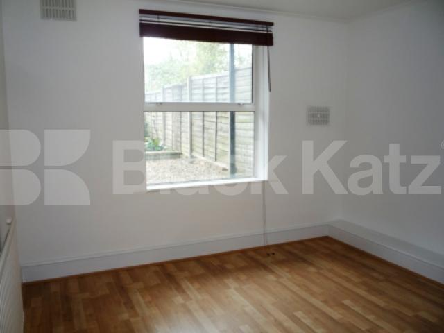 			SHORT LET!, 2 Bedroom, 1 bath, 1 reception Flat			 Colney Hatch Lane, MUSWELL HILL