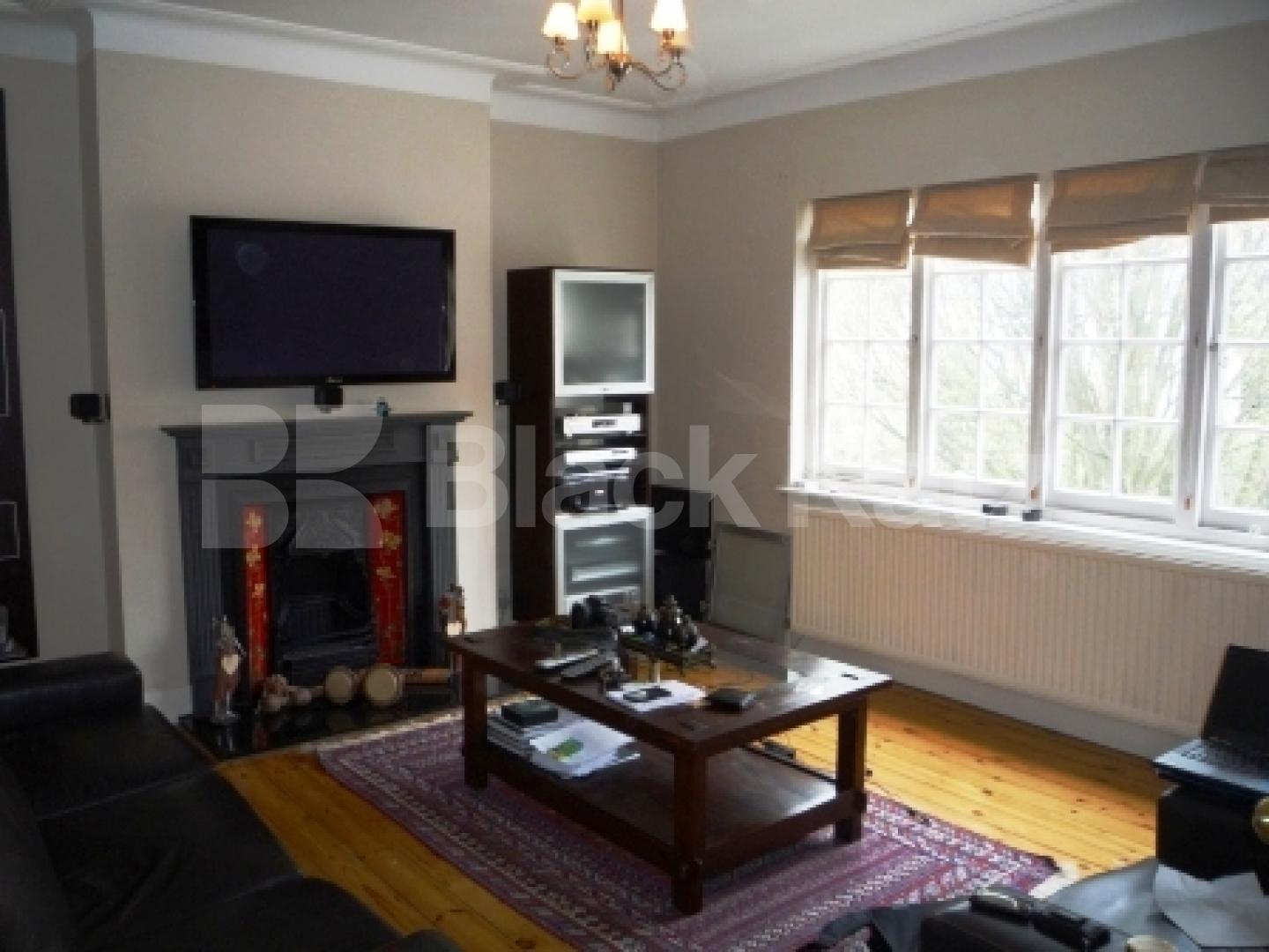			AMAZING 2 DOUBLE BEDROOM FLAT!, 2 Bedroom, 1 bath, 1 reception Flat			 St. James's Lane, MUSWELL HILL