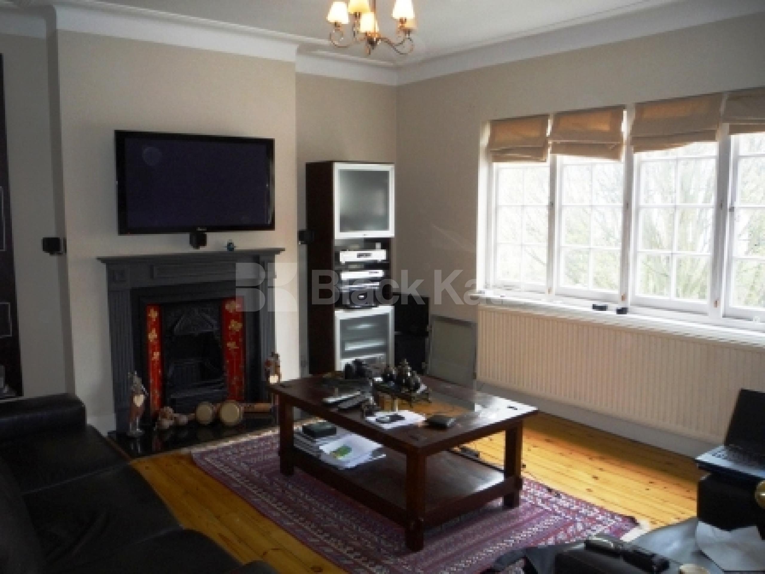 			AMAZING 2 DOUBLE BEDROOM FLAT!, 2 Bedroom, 1 bath, 1 reception Flat			 St. James's Lane, MUSWELL HILL N10