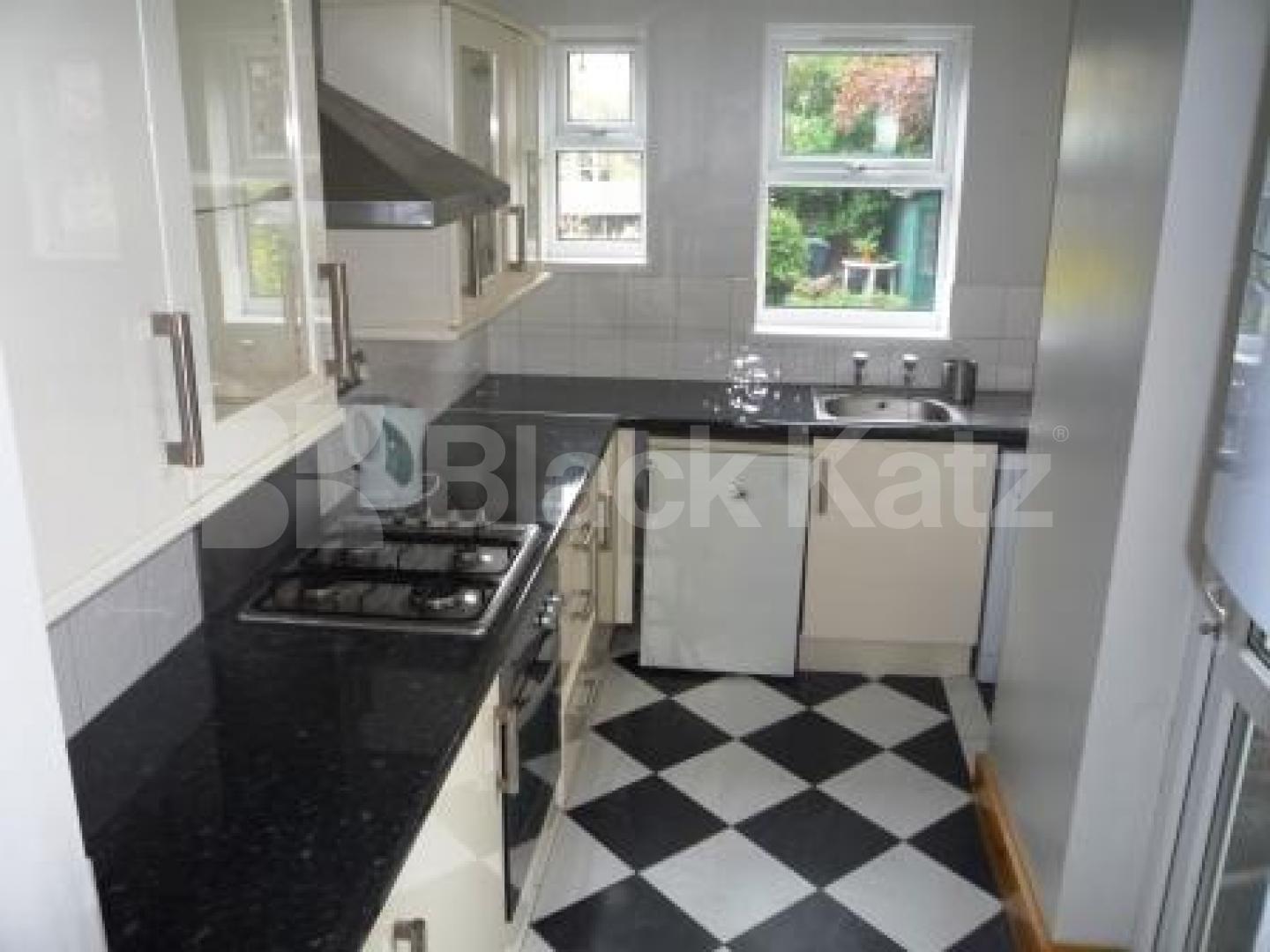 			Beautiful house!, 4 Bedroom, 1 bath, 1 reception House			 Bourne Road, Crouch End