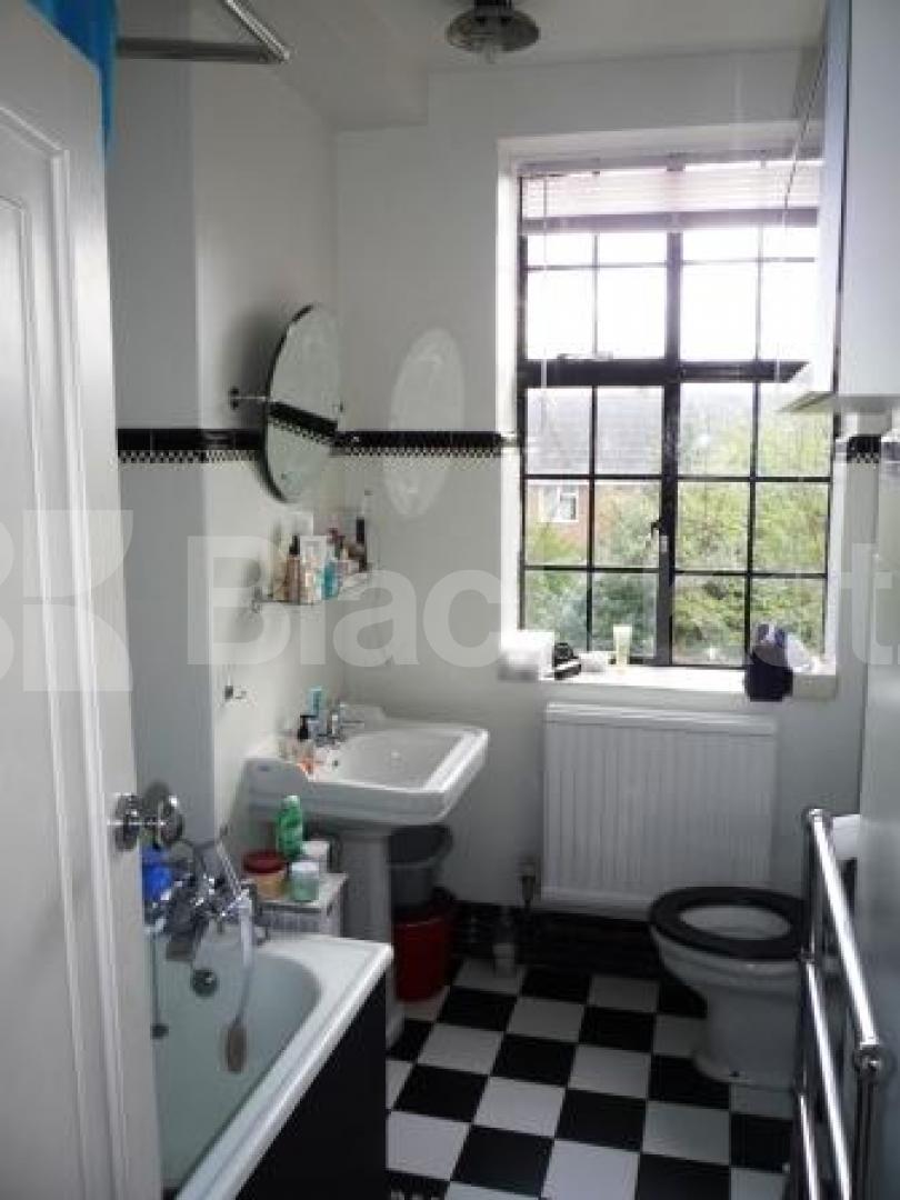 			1 Bedroom, 1 bath, 1 reception Flat			 Connaught Gardens, Muswell Hill