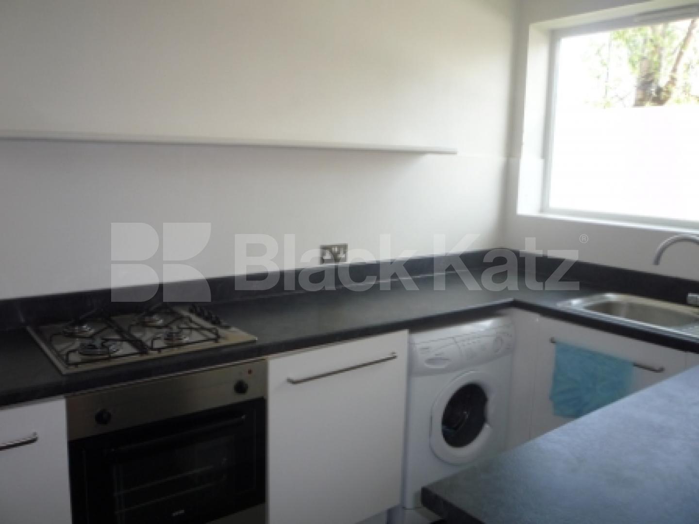 			2 Bedroom, 1 bath, 1 reception Flat			 Palmerston Road, BOUNDS GREEN