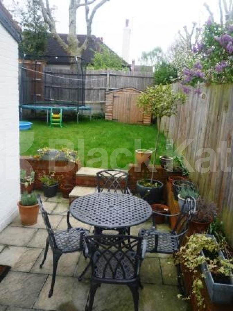 			4 Bedroom, 1 bath, 1 reception House			 Lynmouth Road, East Finchley