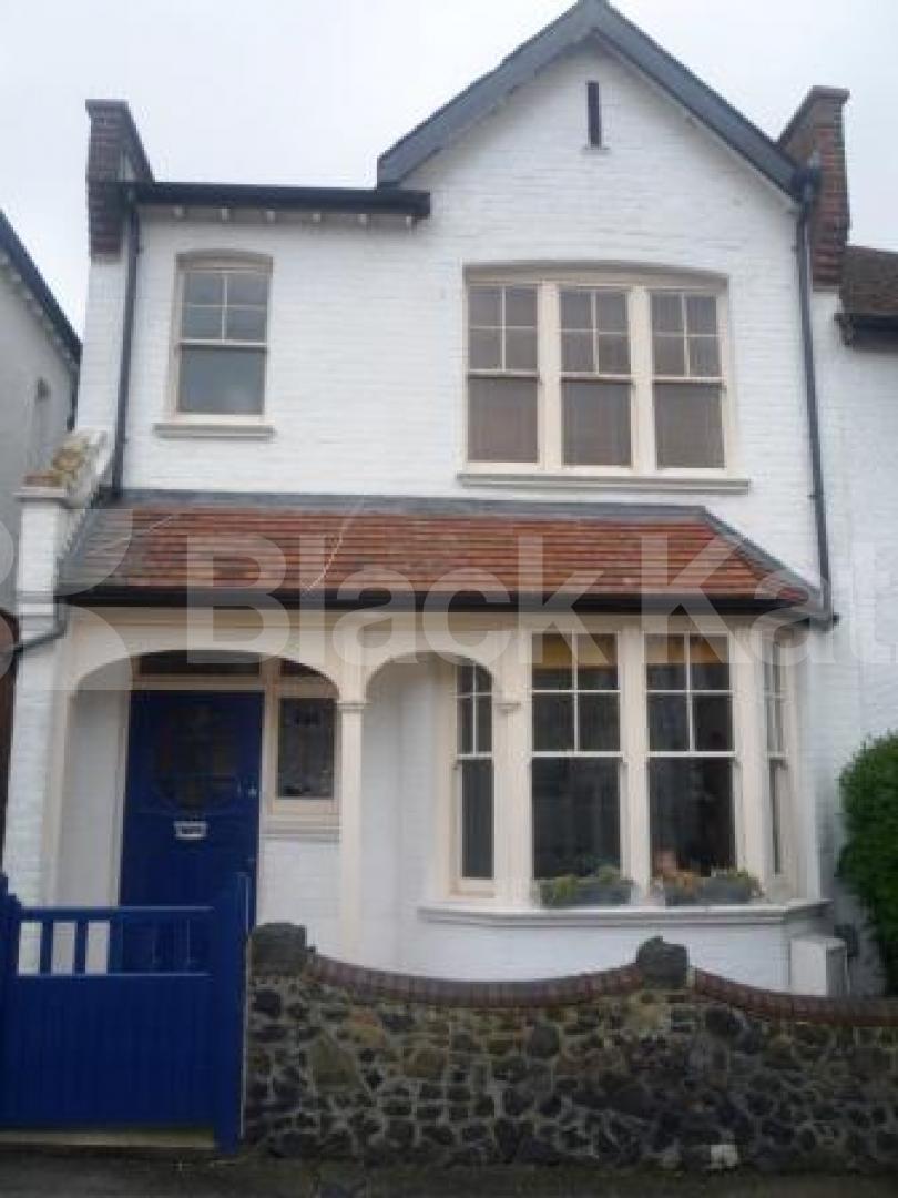 			4 Bedroom, 1 bath, 1 reception House			 Lynmouth Road, East Finchley