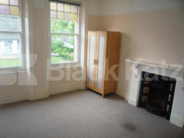 			3 Bedroom, 1 bath, 1 reception Flat			 Rokesly Avenue, Crouch End