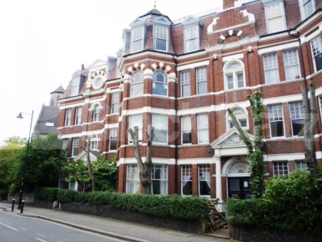 			ONLY 1 MONTH'S DEPOSIT!!!, 3 Bedroom, 1 bath, 1 reception Flat			 Hornsey Lane, HIGHGATE
