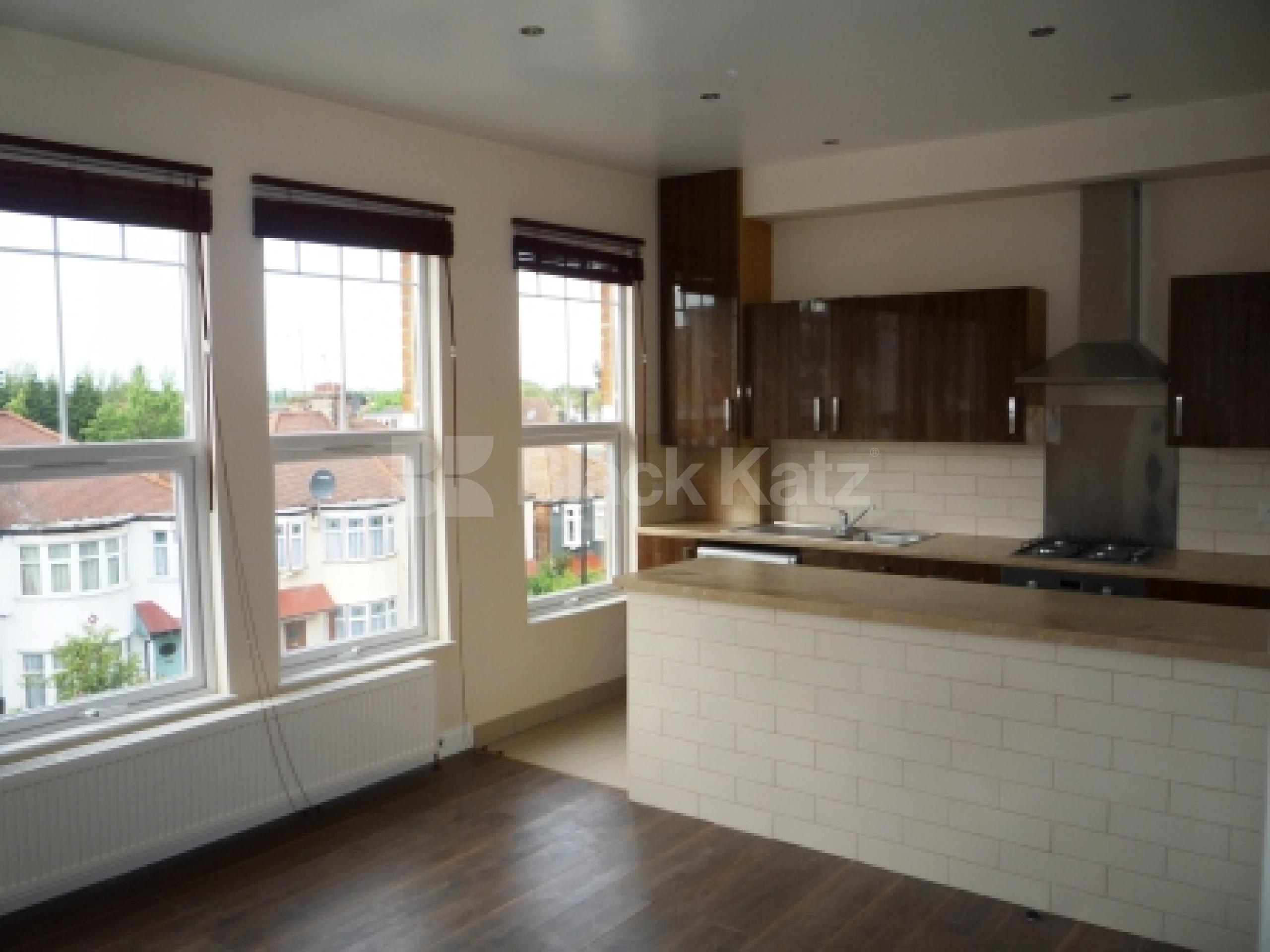 			2 Bedroom, 1 bath, 1 reception Flat			 Alexandra Park Road, Muswell Hill N10