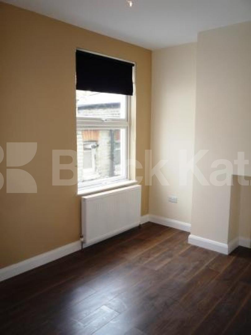 			2 Bedroom, 1 bath, 1 reception Flat			 Alexandra Park Road, Muswell Hill