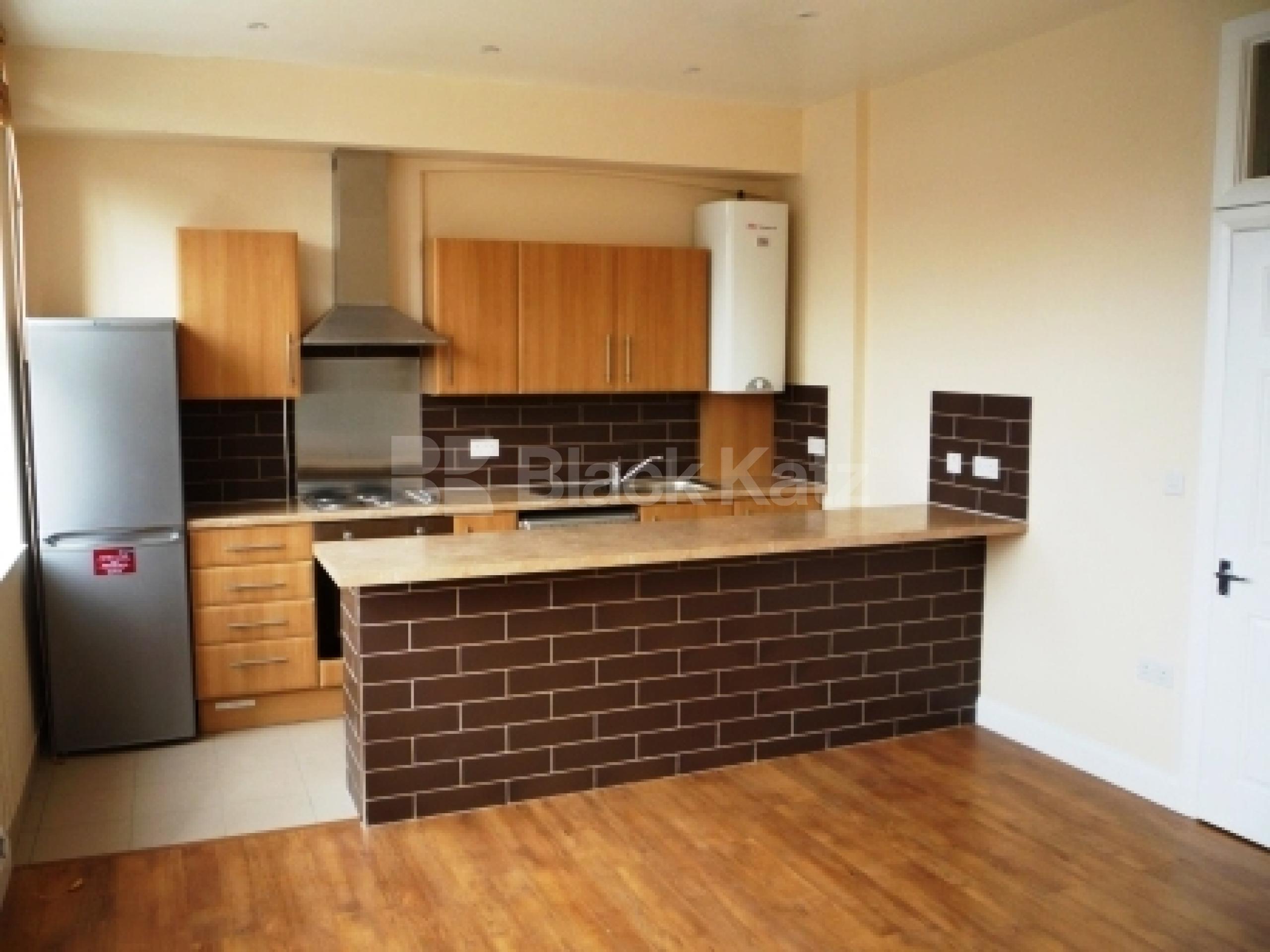 			Only 1 month's deposit instead of 6 weeks saving £433!, 1 Bedroom, 1 bath, 1 reception Flat			 Alexandra Park Road, Muswell Hill N10