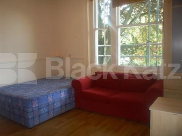 			BARGAIN STUDIOS IN CROUCH END!, Studio Apartment, 1 bath, 1 reception Flat			 Waverley Road, CROUCH END