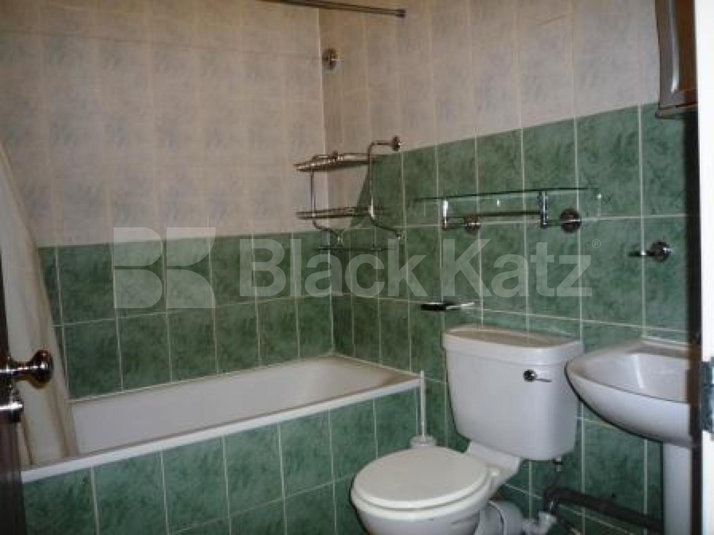 			BARGAIN STUDIOS IN CROUCH END!, Studio Apartment, 1 bath, 1 reception Flat			 Waverley Road, CROUCH END