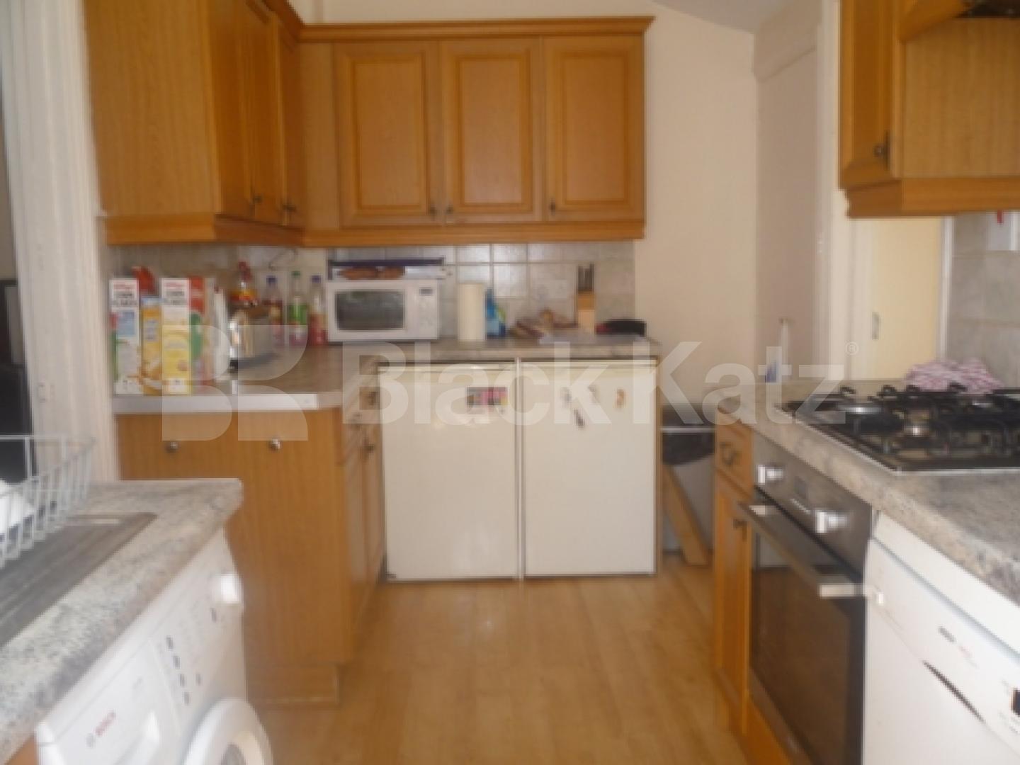 			GARDEN FLAT!, 2 Bedroom, 1 bath, 1 reception Ground Floor Maisonette			 Lyndhurst Road, WOOD GREEN