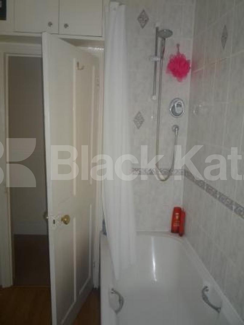 			GARDEN FLAT!, 2 Bedroom, 1 bath, 1 reception Ground Floor Maisonette			 Lyndhurst Road, WOOD GREEN