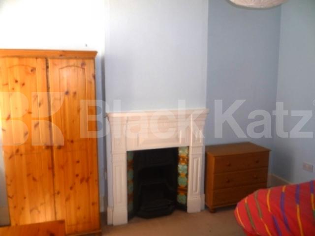 			GARDEN FLAT!, 2 Bedroom, 1 bath, 1 reception Ground Floor Maisonette			 Lyndhurst Road, WOOD GREEN