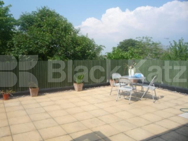 			UNIQUE PROPERTY, 3 Bedroom, 1 bath, 1 reception Penthouse			 Waverley Road, Crouch End