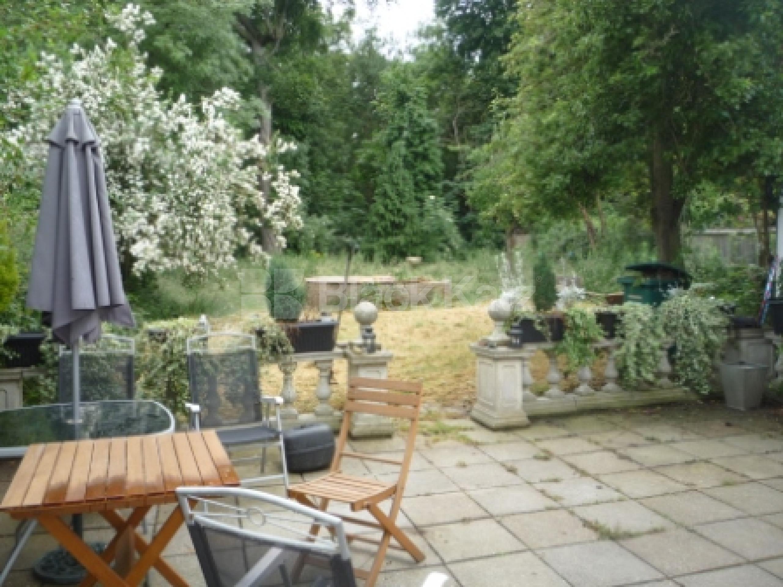 			3 Bedroom, 1 bath, 1 reception Semi-Detached House			 Hollickwood Avenue, Friern Barnet N12