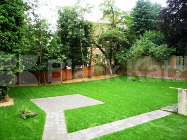 			BARGAIN STUDIOS IN CROUCH END!, Studio Apartment, 1 bath, 1 reception Flat			 Waverley Road, CROUCH END