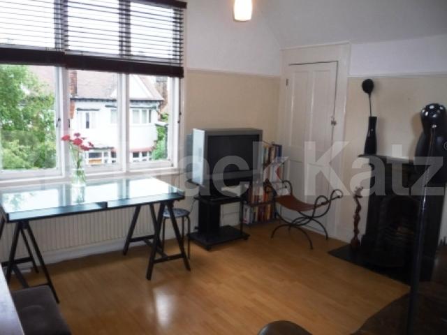 			1 Bedroom, 1 bath, 1 reception Flat			 Grosvenor Road, Muswell Hill