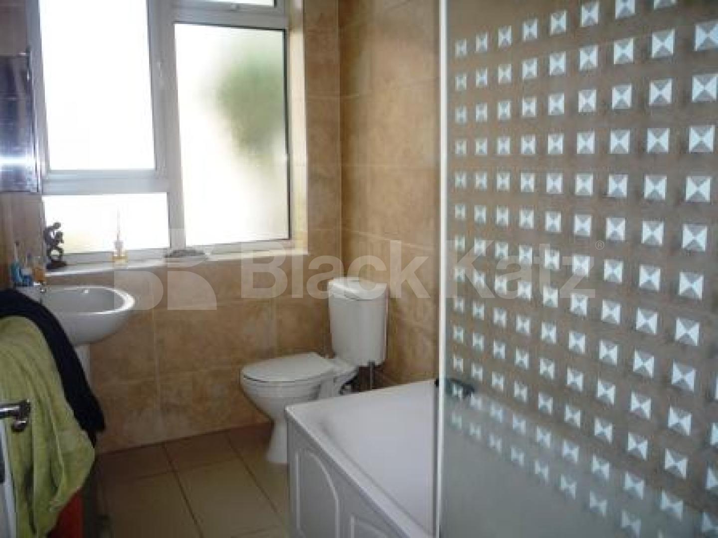 			1 Bedroom, 1 bath, 1 reception Flat			 Archway Road, Highgate