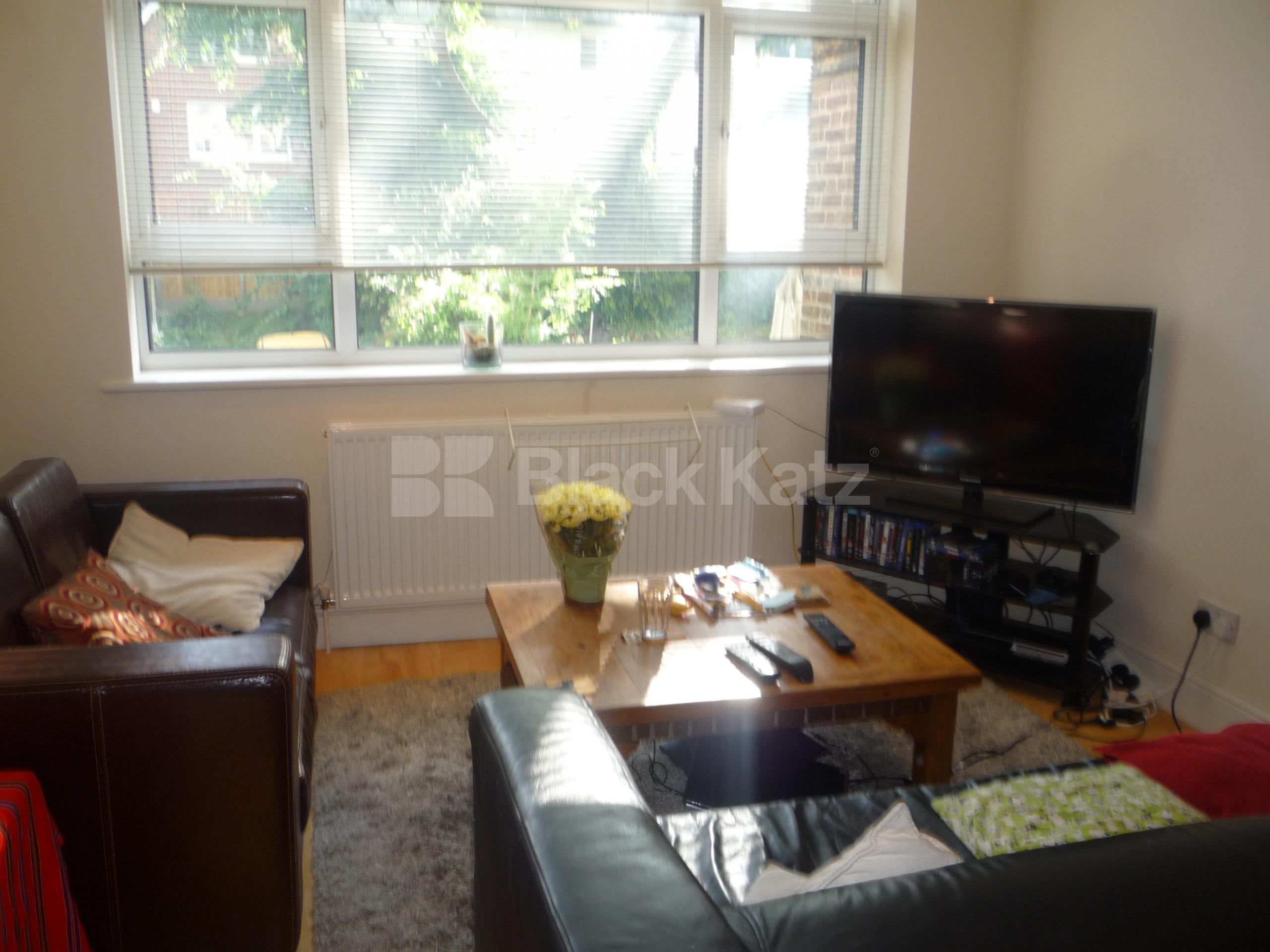 			1 Bedroom, 1 bath, 1 reception Flat			 Archway Road, Highgate N6