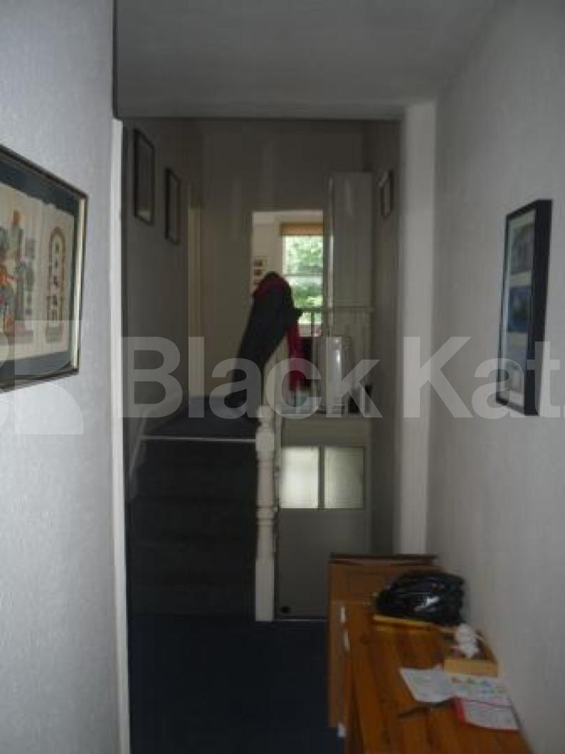 			1 Bedroom, 1 bath, 1 reception Flat			 Weston Park , Crouch End