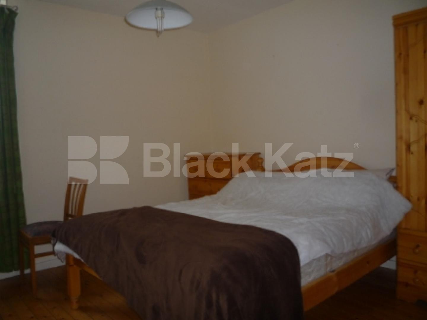 			4 Bedroom, 1 bath, 1 reception House			 Erskine Crescent, Tottenham