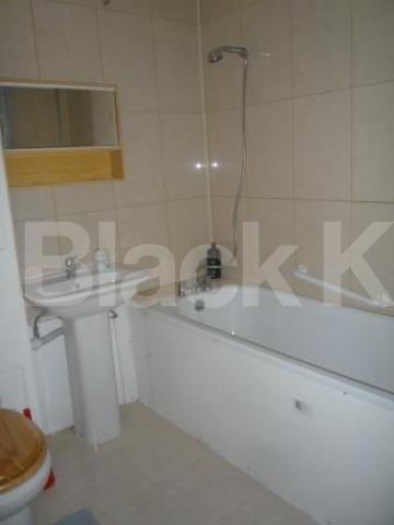 			4 Bedroom, 1 bath, 1 reception House			 Erskine Crescent, Tottenham