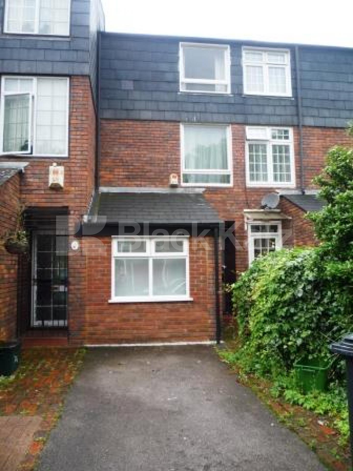 			4 Bedroom, 1 bath, 1 reception House			 Erskine Crescent, Tottenham N17